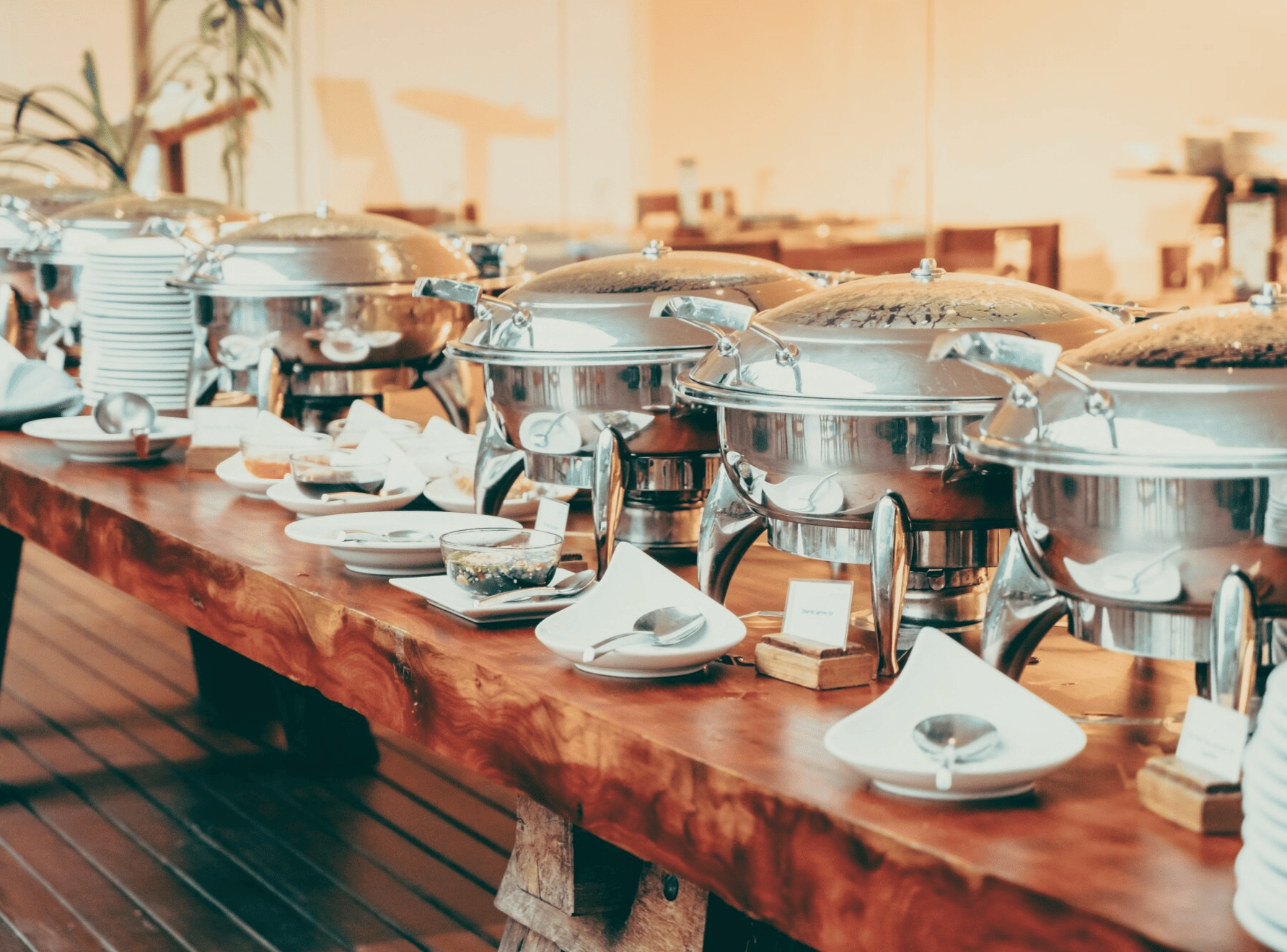Large-scale catering and meal preparation for industrial workforce sites